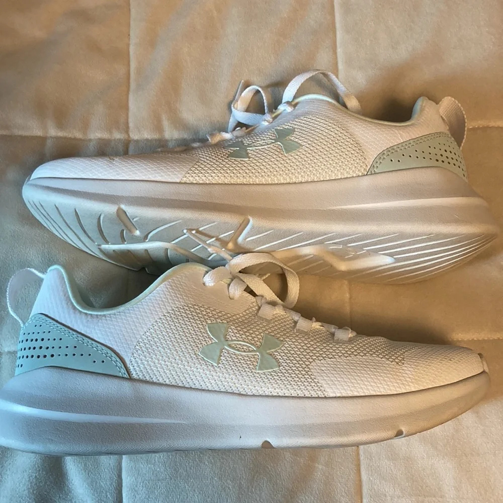 Womens Under Armour Sneakers - Picture 3 of 5